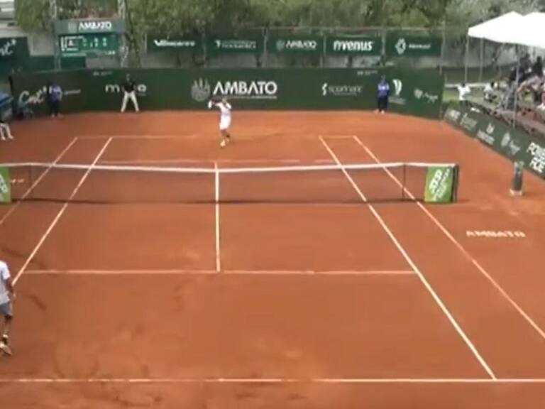 Tenista colombiano perdió un duelo increíble ante peruano Varillas tras parar una pelota en juego y con punto de partido en contra