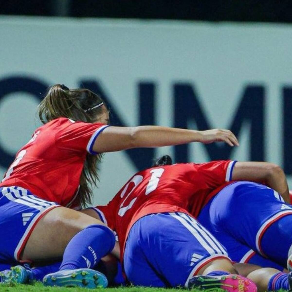 Chile clasifica al Mundial Femenino Sub 17: la hija de un exgoleador de Colo Colo fue la heroína de La Roja