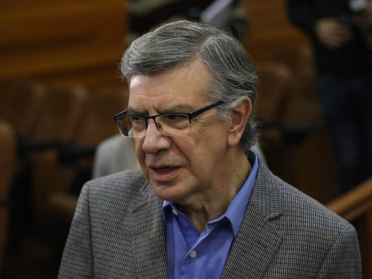 Joaquín Lavín solicitó a vecinos de Las Condes no relajarse pese a que se levantó la cuarentena