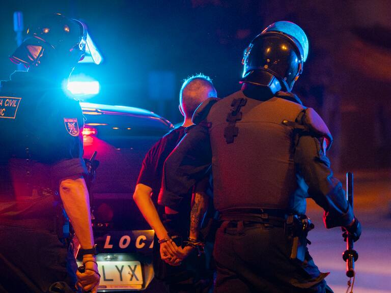 Detienen en España a chileno prófugo de la justicia noruega: está condenado por abuso sexual y fraude al gobierno