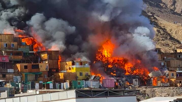 Incendio en campamento de Antofagasta