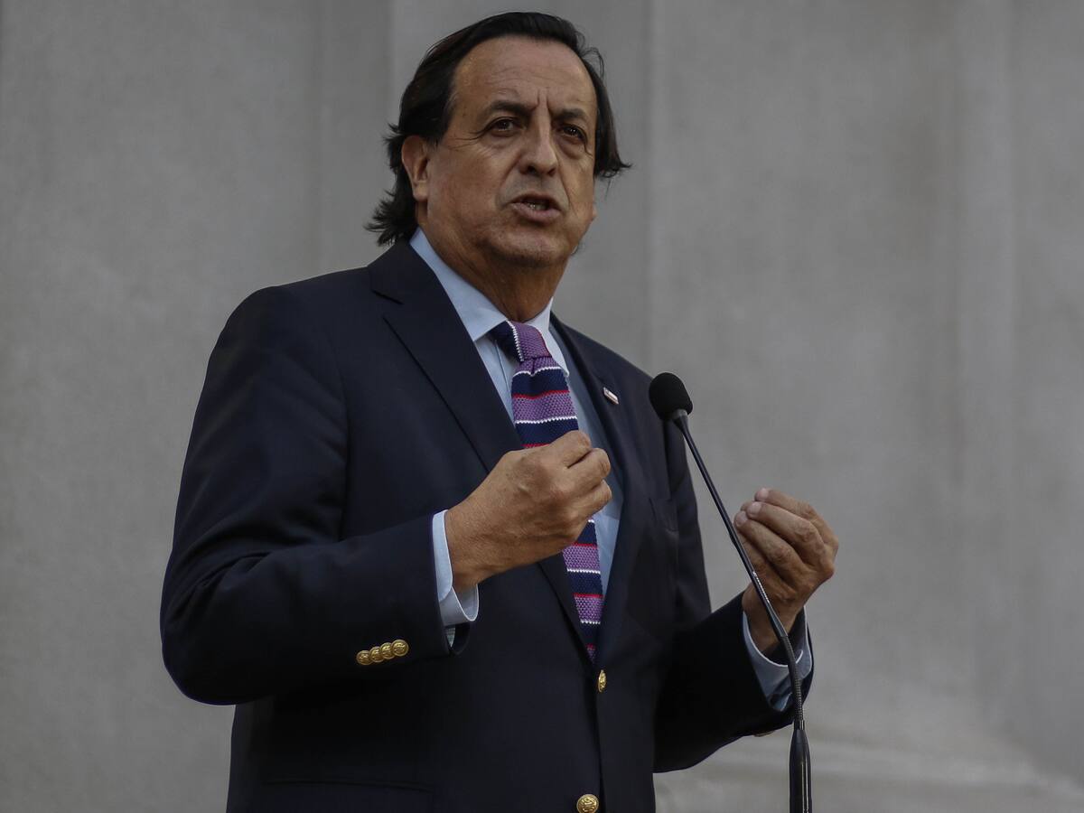 Ministro del Interior condenó ataque a policías en Contulmo: «Es para inhibir las acciones investigativas de Carabineros»