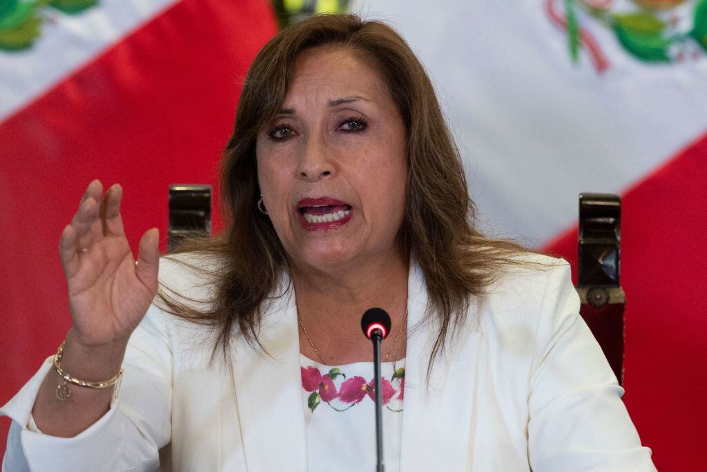 La presidenta interina del Perú, Dina Boluarte, en un discurso televisado