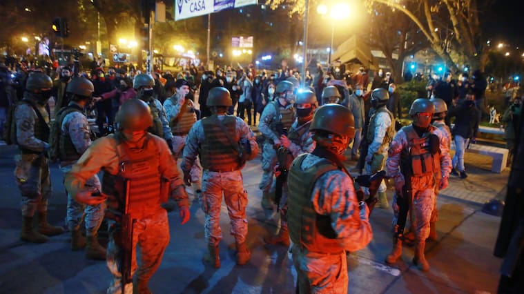 Personal Militar llega hasta la Velatón en Plaza Ñuñoa