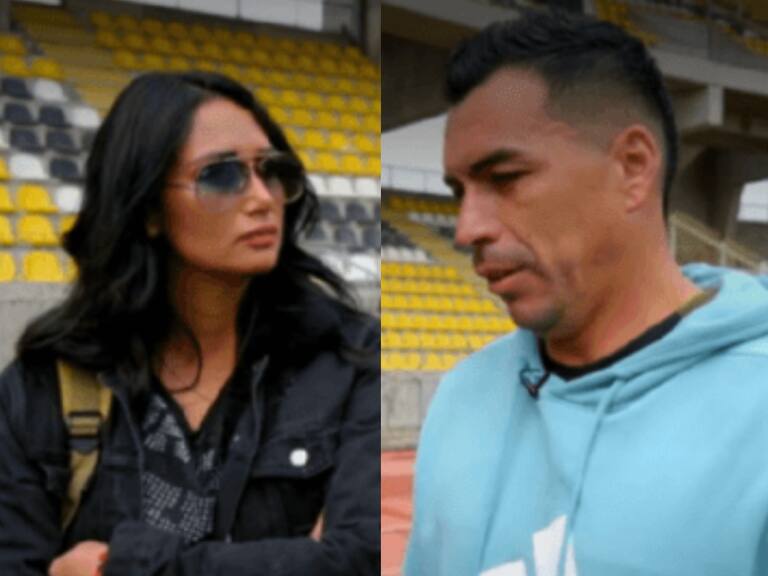 Esteban Paredes le hace broma a Pamela Díaz.