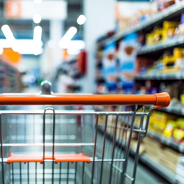 Luces tenues y silencio: reconocida cadena de supermercados implementa la “Hora Silenciosa” para personas con TEA
