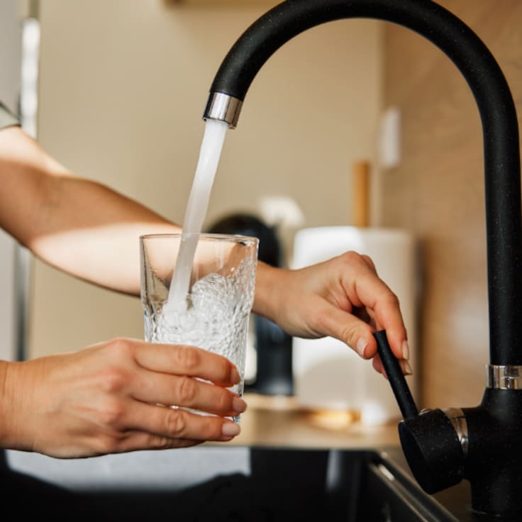 Por hasta 15 horas: Aguas Andinas anuncia cortes de agua en Santiago este jueves 23 de abril en 8 comunas