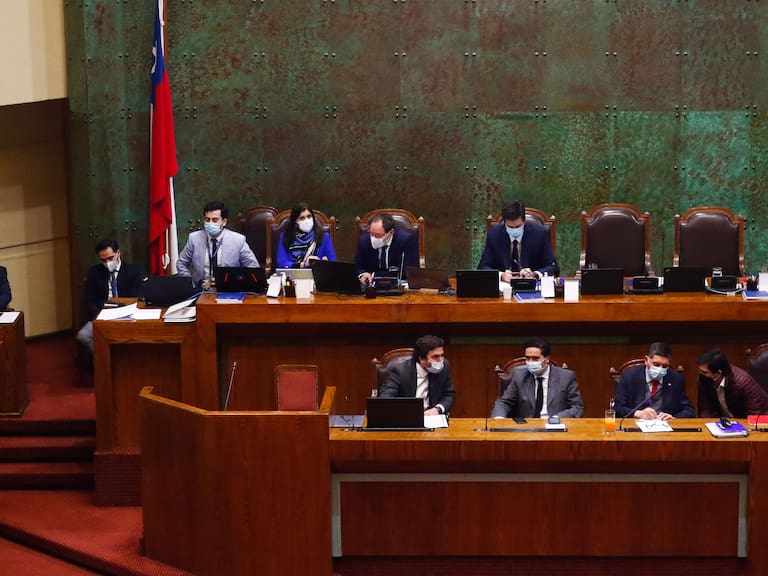 07 DE JULIO DE 2020/VALPARAISOVista de la testera, durante la sesion de la Camara de Diputados, que debate la reforma constitucional que permite el retiro de parte de los fondos previsionales durante el estado de excepcion por la pandemia del Coronavirus.
FOTO: LEONARDO RUBILAR CHANDIA/AGENCIAUNO