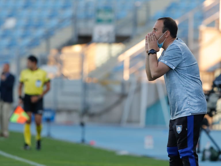 Tras 8 meses sin club: técnico argentino vuelve al fútbol chileno