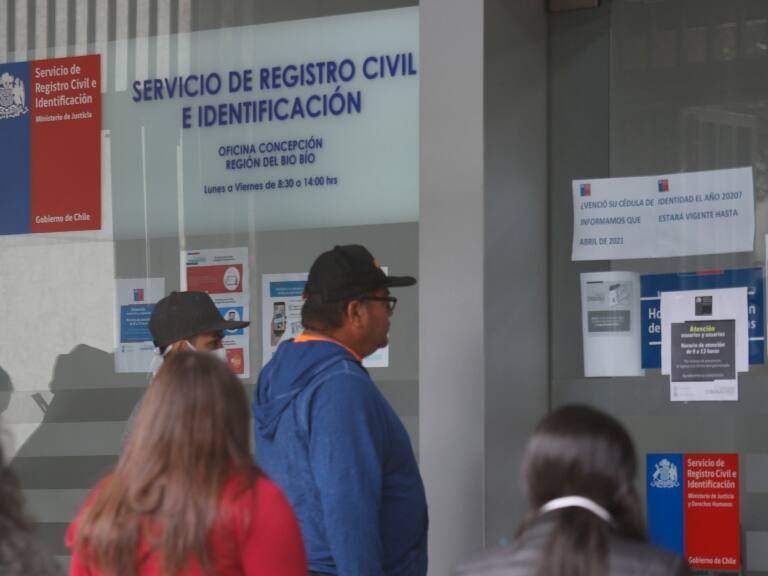 «Nadie puede pasar sobre la ley»: Gobierno apoyará investigaciones contra funcionarios del Registro Civil por venta ilegal de números