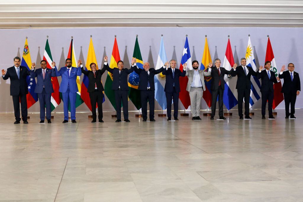 Boric junto a otros gobernantes de Sudamérica