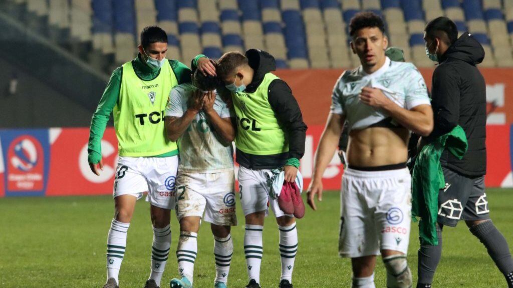27 de Junio de 2021/CONCEPCION
Jugadores de Santiago Wanderers se lamentan,durante el partido valido por segunda fase de vuelta Copa Chile 2021, entre Deportes Concepción vs Santiago Wanderers, disputado en el Estadio Ester Roa Rebolledo.
FOTO: DANIEL PINO/AGENCIAUNO