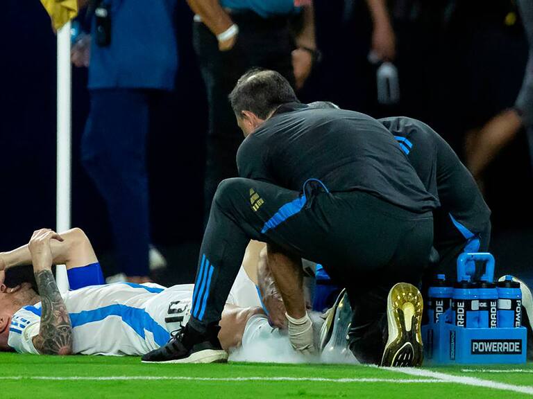 Lionel Messi podría perderse el choque ante Chile en clasificatorias tras la lesión que sufrió en la final de la Copa América