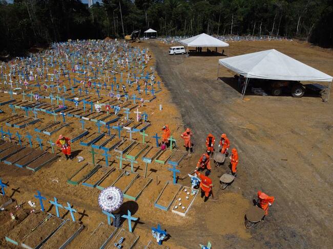 Un cementerio para víctimas del Covid-19 en Brasil