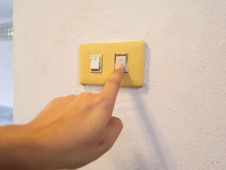 Corte de luz en Santiago este jueves 23 de abril: Enel confirma interrupciones en 9 comunas de la RM