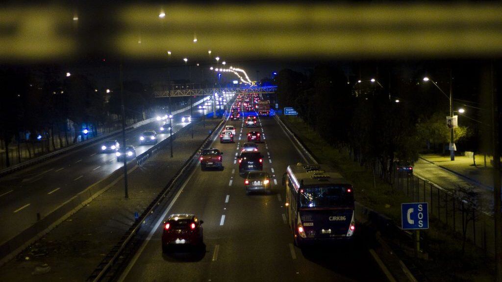 13 de Septiembre de 2013/SANTIAGOCon normalidad se presenta el tráfico en la ruta 5 Sur, durante esta noche, cuando ya comienza el éxodo de capitalinos a las distintas regiones, con motivo de la celebración de Fiestas Patrias.
FOTO: HANS SCOTT/AGENCIAUNO