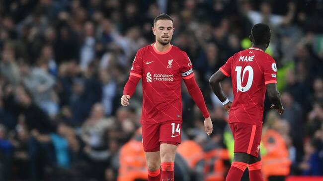 Liverpool empata ante el Tottenham y se complica en la Premier League