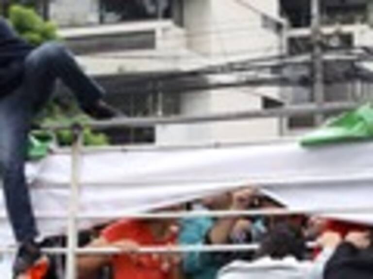 Tienda de tecnología suspendió venta de bodega por exceso de clientes