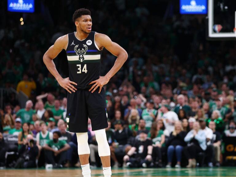 NBA: Giannis Antetokounmpo establece un récord a pesar de quedar eliminado de los playoffs