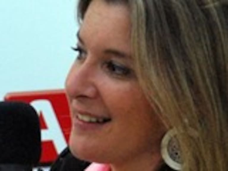 Diputada Sabat: En Chile es tabú que una mujer escriba relatos eróticos