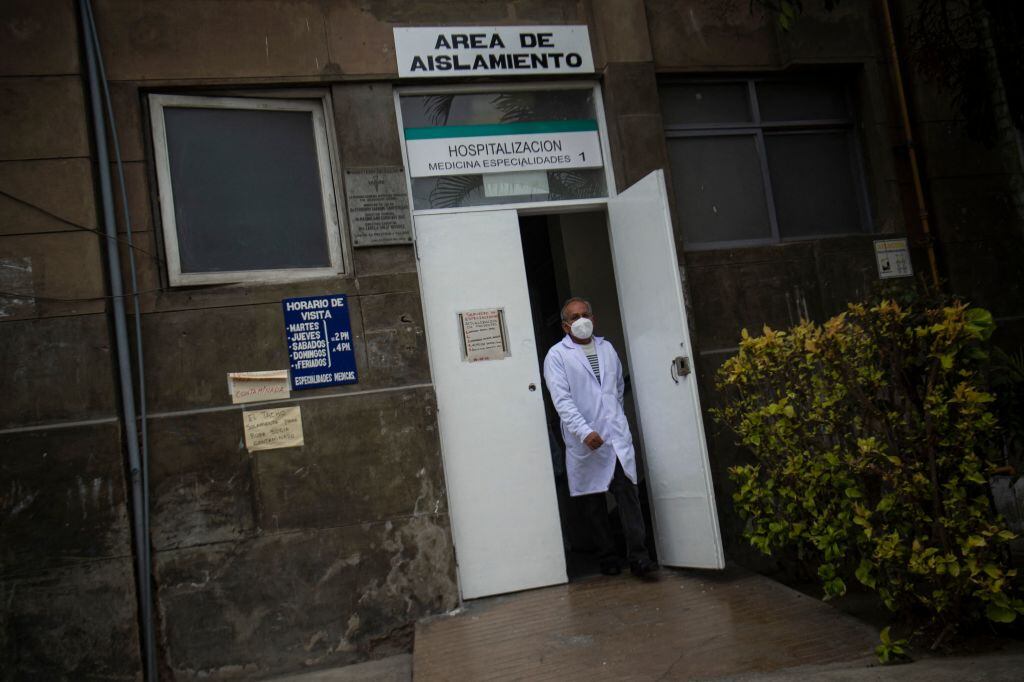 Médico deja zona de aislamiento de la viruela del mono en hospital de Lima