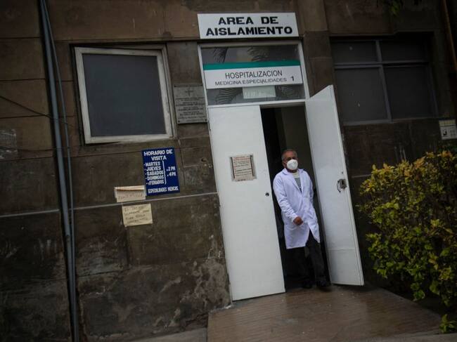 Médico deja zona de aislamiento de la viruela del mono en hospital de Lima