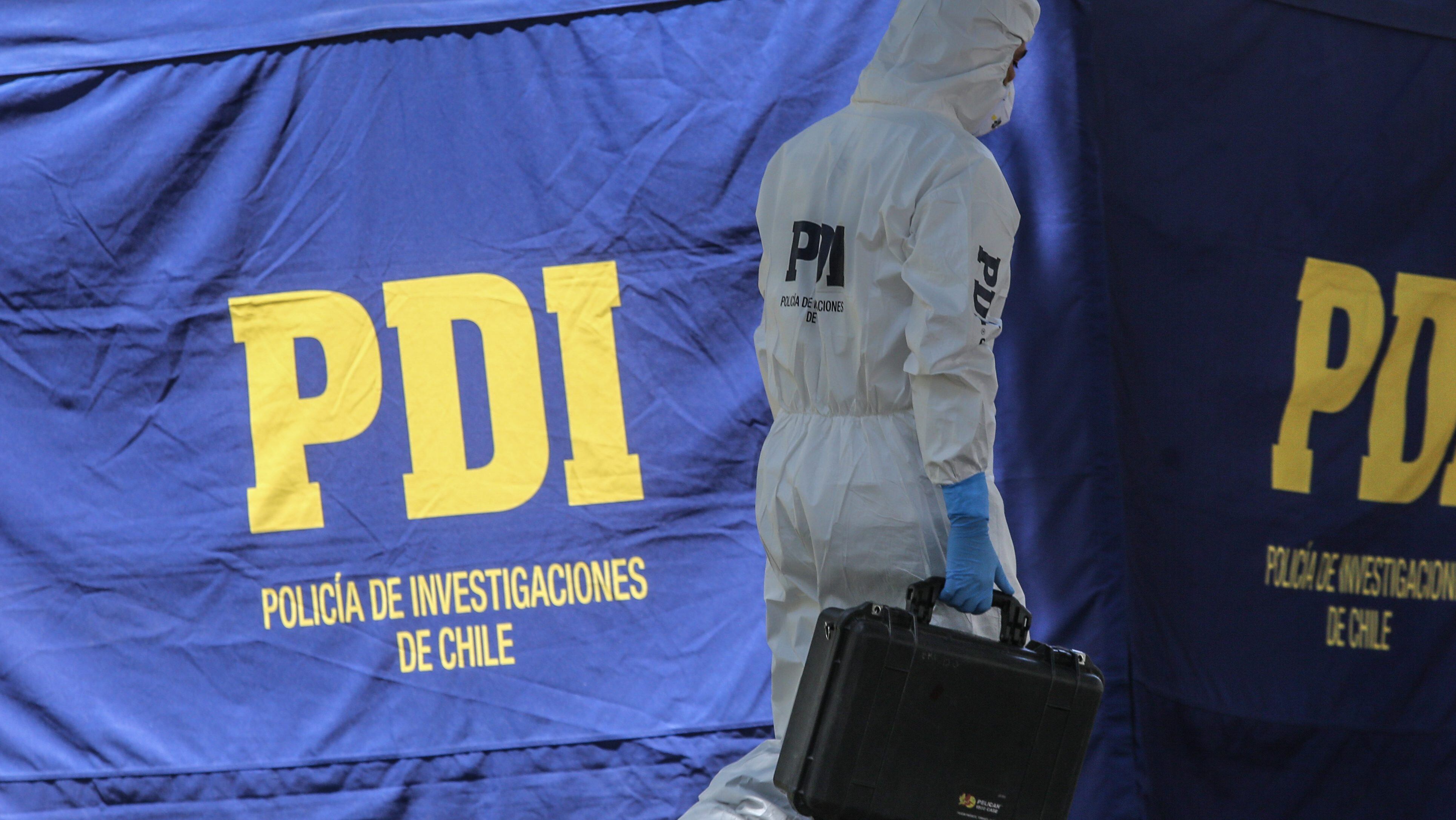 9 de FEBRERO de 2022/ SANTIAGOUna mujer fue baleada a un costado del Centro Cultural Estación Mapocho en la comuna de Santiago, peritajes a cargo de la Policía de Investigaciones
FOTO: DIEGO MARTIN/AGENCIAUNO