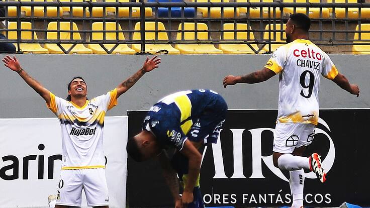Luciano Cabral, Maxi Falcón, Damián Pizarro en despacho Colo Colo