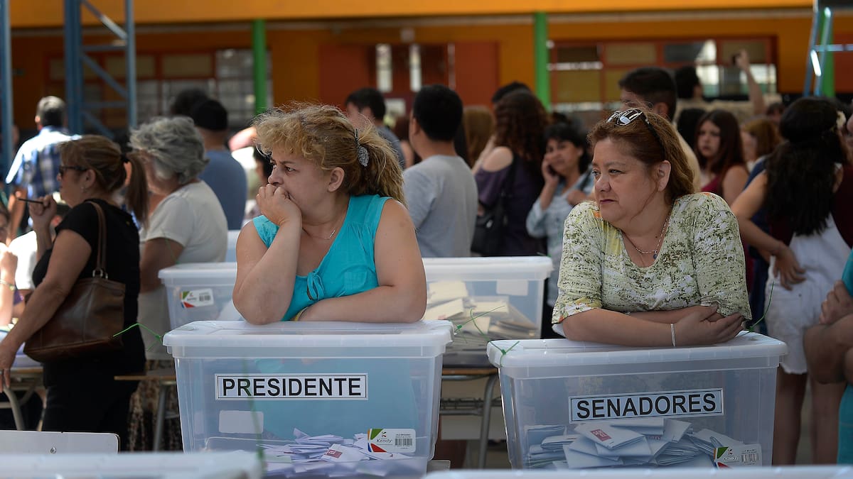 La paradoja del voto femenino: dueñas de las urnas, pero lejos de los puestos de poder
