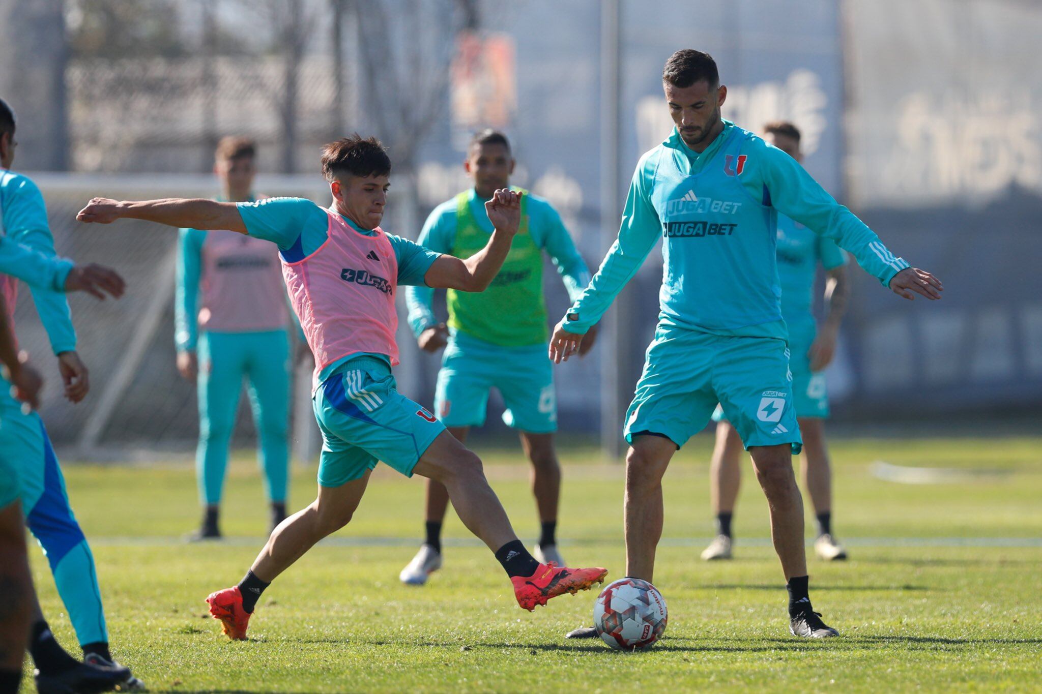 Gustavo Álvarez sorprende con los citados en la U para el duelo ante O'Higgins | Agencia Uno