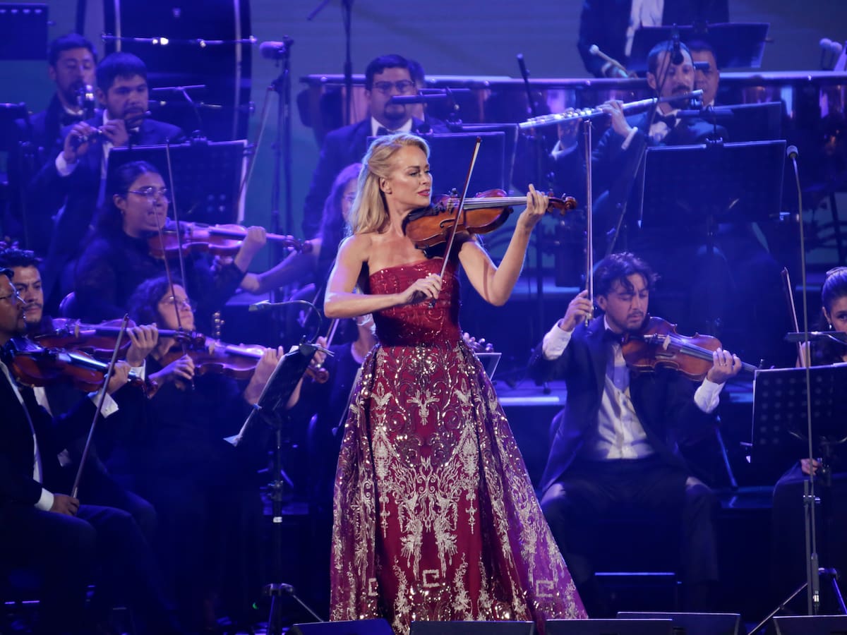 Festival de Viña 2024: quién es Caroline Campbell, la violinista que se robó la atención en el show de Andrea Bocelli