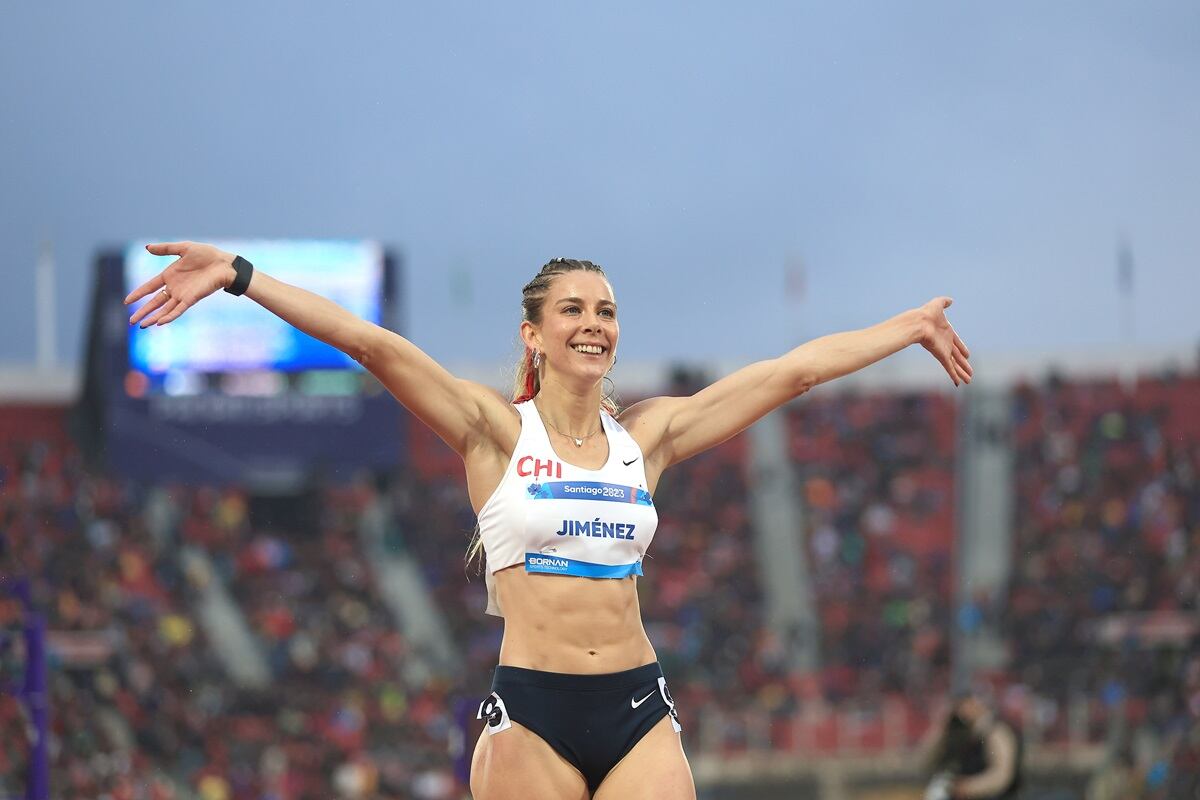SANTIAGO, CHILE - NOVEMBER 01: Isidora Jimenez of Team Chile competes in Women's 200m Semifinal race at Estadio Nacional de Chile on November 01, 2023 in Santiago, Chile. (Photo by Buda Mendes/Getty Images)