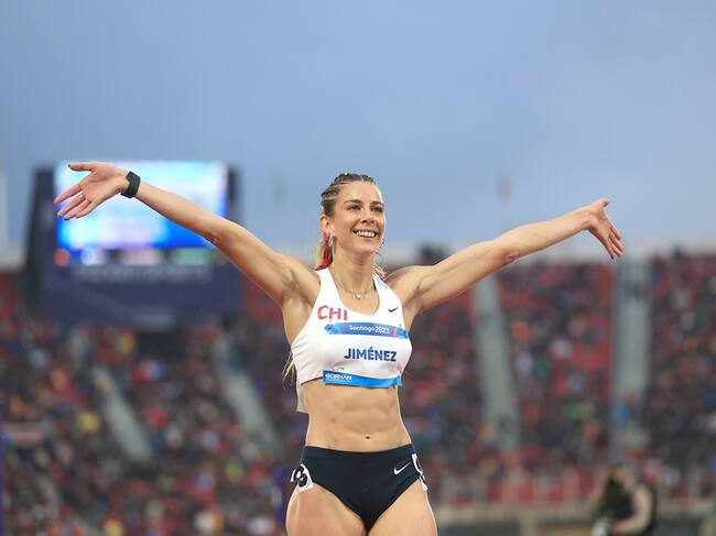 SANTIAGO, CHILE - NOVEMBER 01: Isidora Jimenez of Team Chile competes in Women's 200m Semifinal race at Estadio Nacional de Chile on November 01, 2023 in Santiago, Chile. (Photo by Buda Mendes/Getty Images)