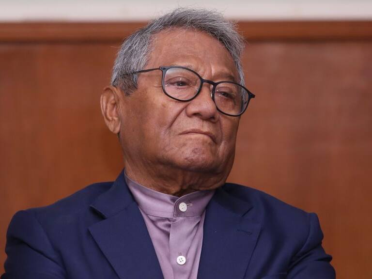 Armando Manzanero presentó evolución «de manera favorable» tras ser intubado por Covid-19