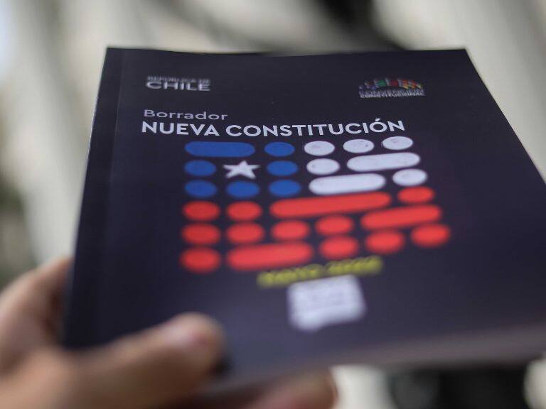 Mesa directiva de la Convención aclara: texto definitivo de propuesta de nueva Constitución «aún se encuentra en etapa de confección»