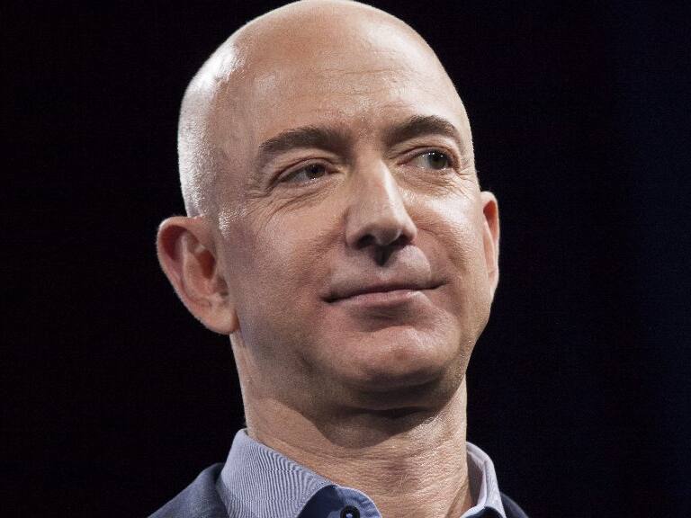 Jeff Bezos dice que donará la mayor parte de su dinero a la caridad de manera gradual