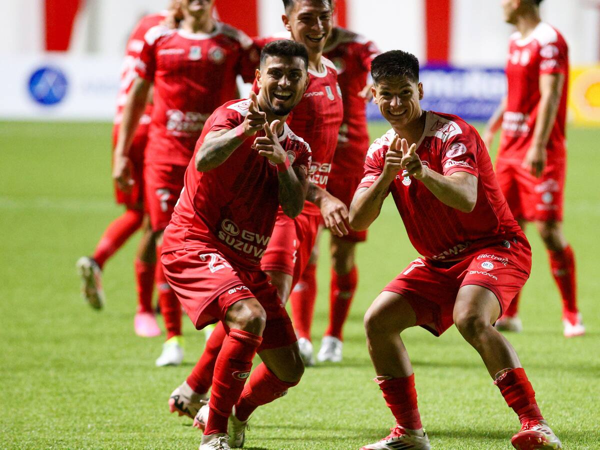 Ya son 17 refuerzos: Unión La Calera suma a un canterano de la UC para su plantel