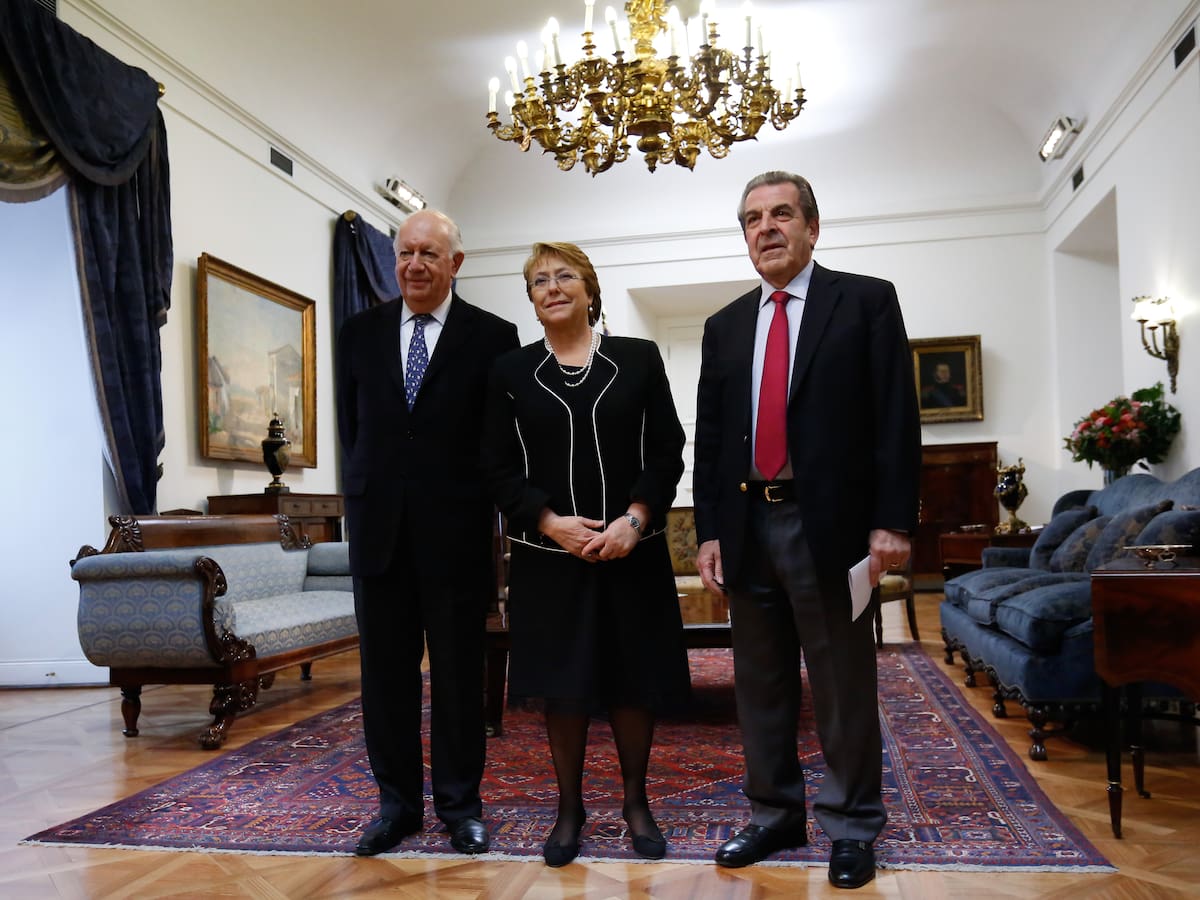 Congreso cita a ex presidentes para discutir proyecto que reduce o elimina sus dietas vitalicias