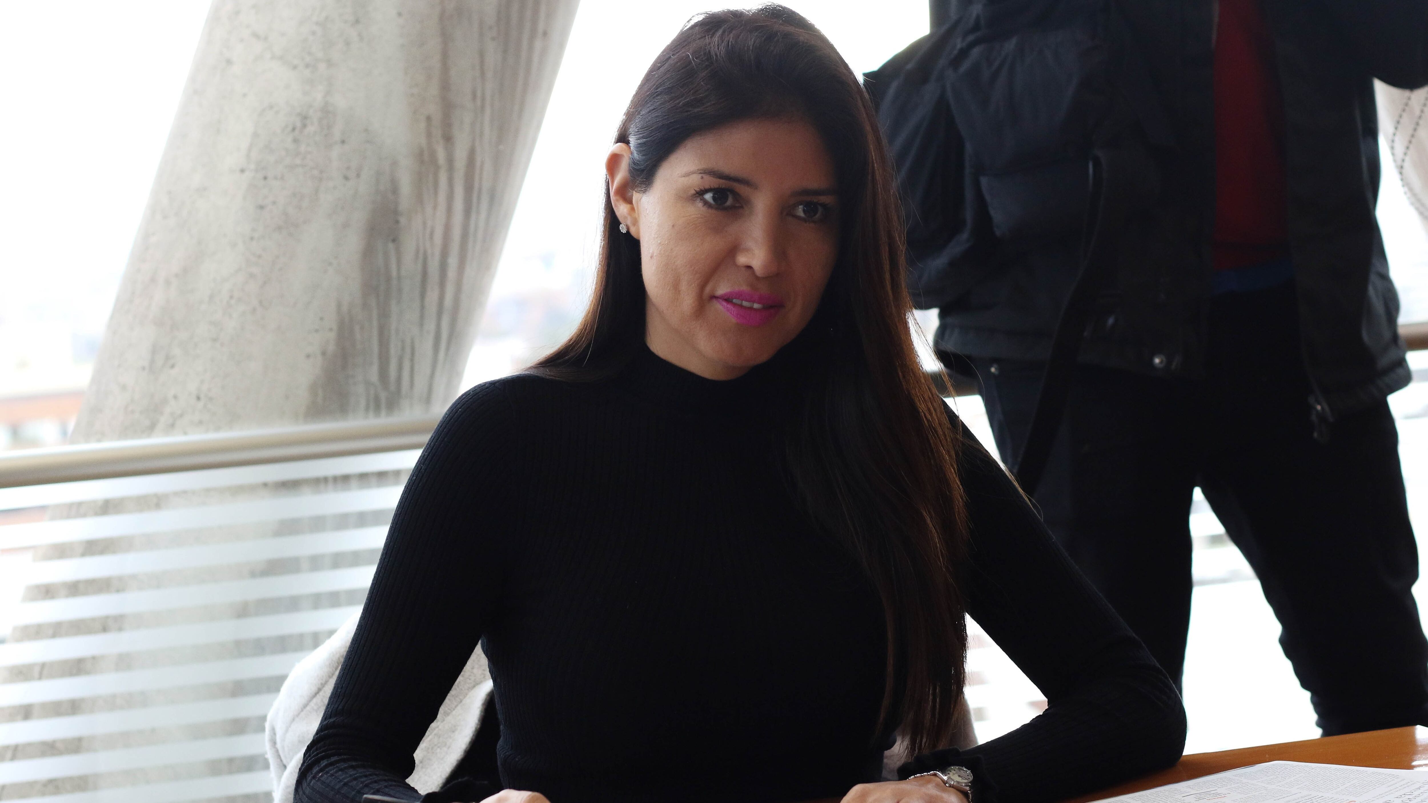 31 de Mayo del 2019/SANTIAGOLos municipios de Quilpue, Las Condes, Peñalolen, Antofagasta, Colina y Lo Barnechea, confeccionan la presentación del cuestionario que se aplicará en la próxima Consulta Ciudadana que busca recoger el sentir de sus comunidades frente a un consenso social para recomendar un “Horario Sugerido” en que los jóvenes puedan estar en la calle. La alcaldesa de Antofagasta, Karen Rojo.
FOTO: SEBASTIAN BELTRANGAETE/AGENCIAUNO