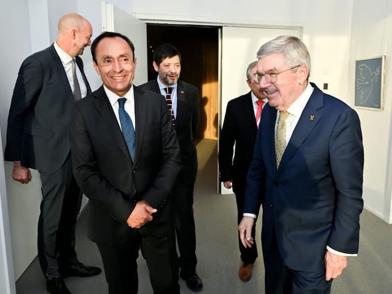 Presidente del COI recibe a autoridades chilenas de cara a la postulación para organizar unos Juegos Olímpicos
