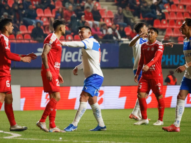 “El brazo está pegado al cuerpo”: así desestimó el VAR un presunto penal de Unión La Calera ante la UC