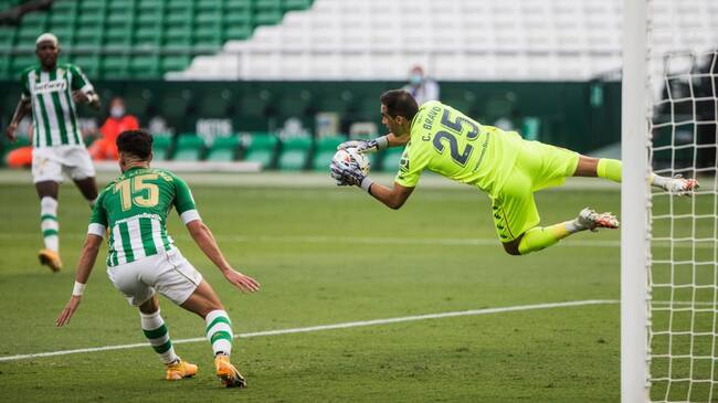 SEVILLA, SPAIN - SEPTEMBER 20: Claudio Bravo of Real Betis in action during the spanish league, La Liga Santander, foorball match played between Real Betis Balompie and Real Valladolid at Benito Villamarin Stadium on September 20, 2020 in Sevilla, Spain. (Photo by Joaquin Corchero / AFP7 / Europa Press Sports via Getty Images )