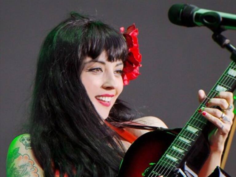 Mon Laferte se une a inédita intervención urbana: Así quedó