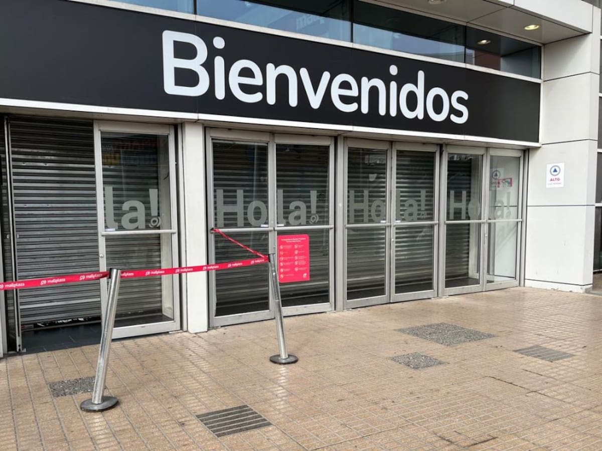 Aviso de bomba obliga a evacuar Mall Plaza Oeste: activan protocolo de seguridad