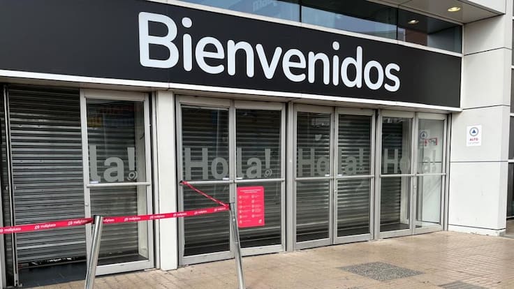 Aviso de bomba obliga a evacuar Mall Plaza Oeste: activan protocolo de seguridad