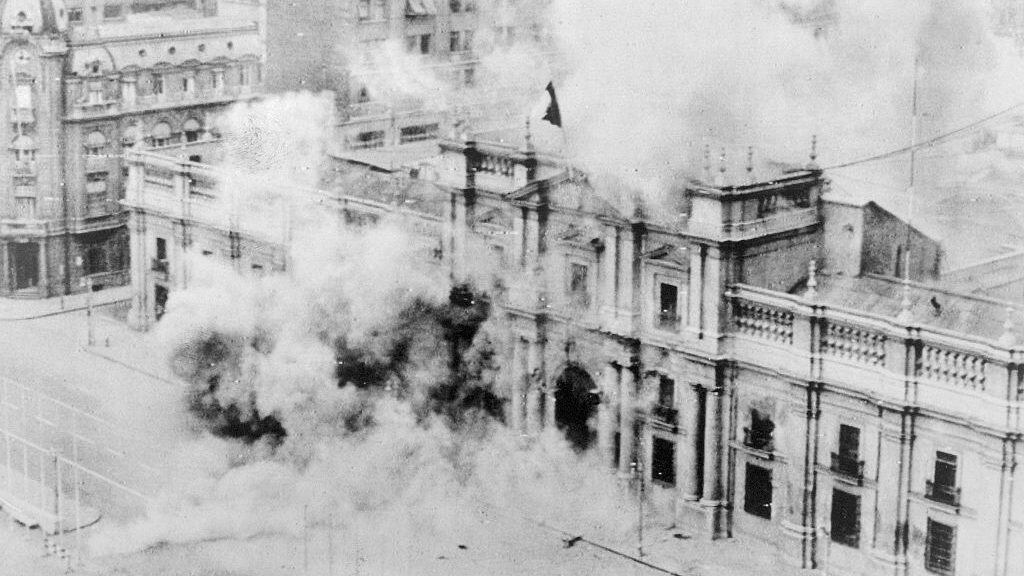 (Original Caption) Chile's Presidential Palace burns at the height of bombardment during the coup d'etat by the nation's armed forces September 11.