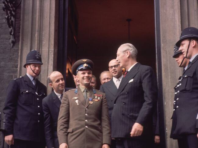 Yuri Gagarin visitando Londres en 1961