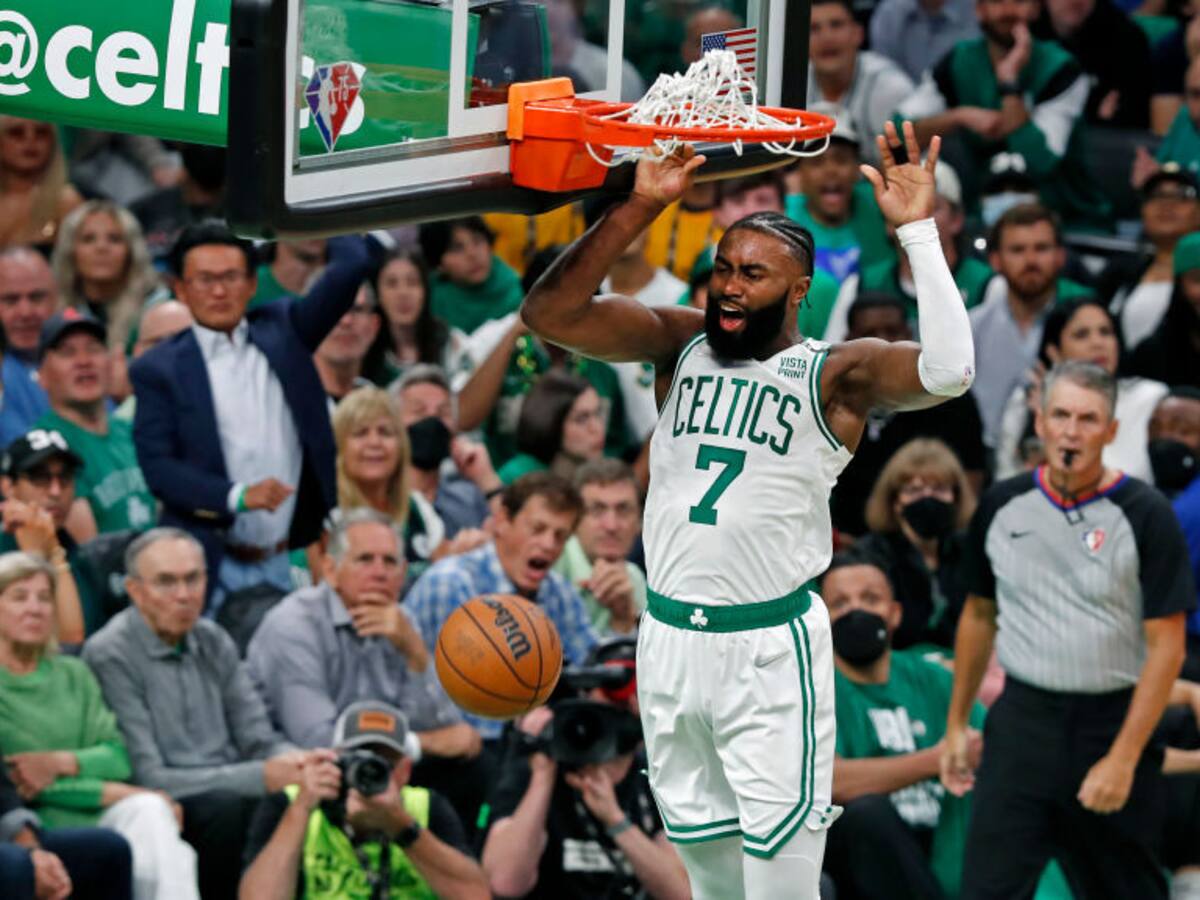 Finales NBA: Jaylen Brown lideró a los Celtics en la victoria contra los Warriors