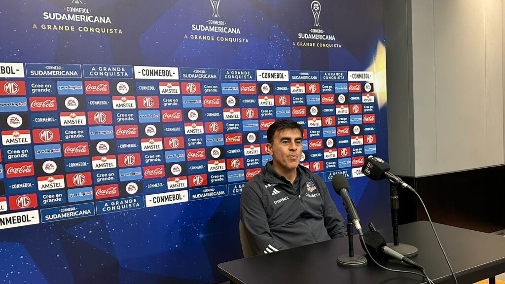 Gustavo Quinteros descarta problemas con posibles vínculos con Fernando Felicevich: "El 80% de lo que se dice sobre Colo Colo es mentira"
