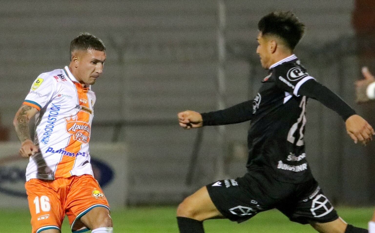 Cobresal y Ñublense y se vieron las caras en El Salvador